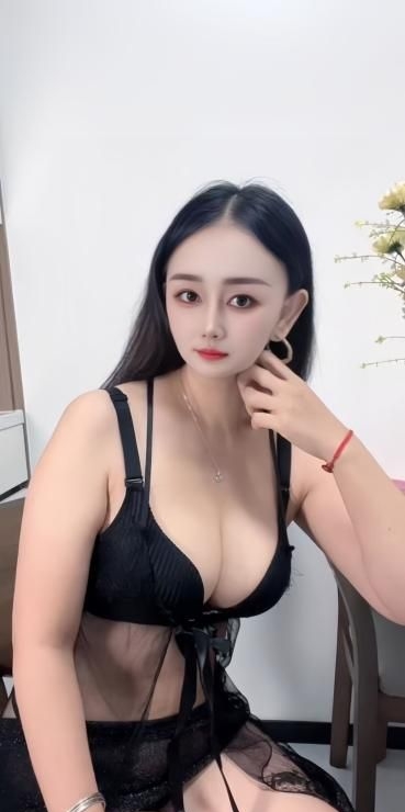 上城大胸妹子小七 1
