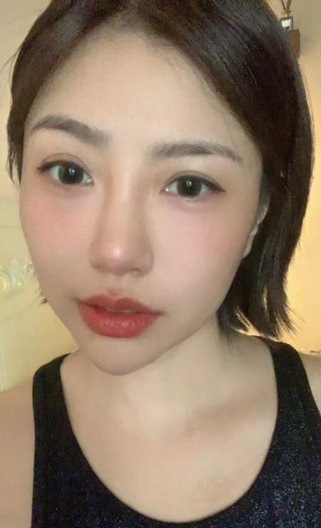 菲菲服务系 1