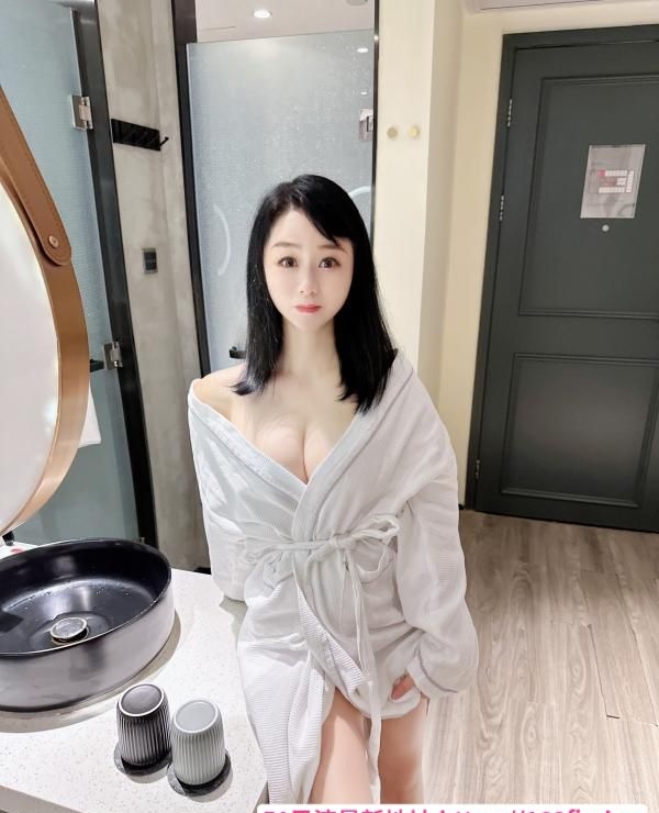 喷水御姐艾冰冰 2