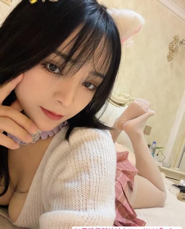 性感乳胶小萝莉 3