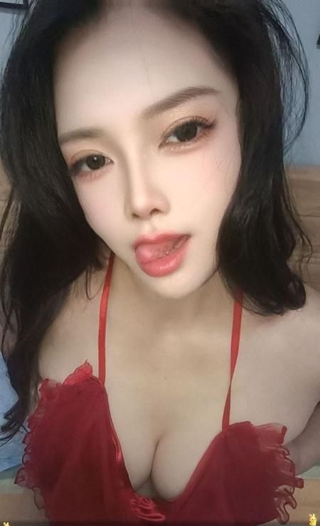 出击园区美乳御姐 4