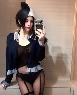身材棒棒的美女老师