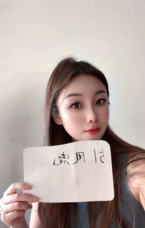肥臀浪荡骚妇 1