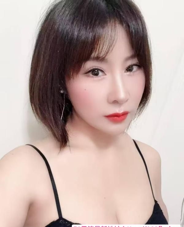 销魂白皙琪琪 1