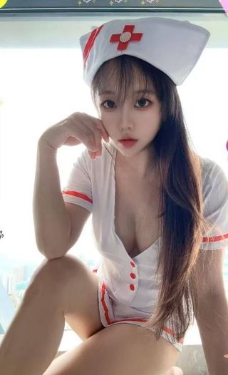 舌吻S型瑜伽老师