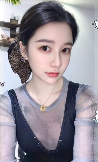 极具人妻感的御姐