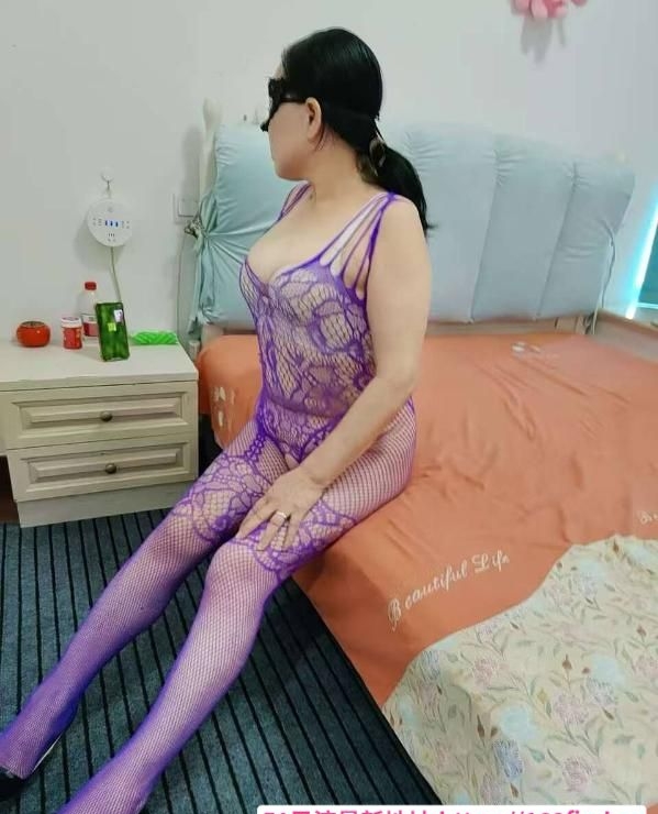 大胸熟女姐姐 3