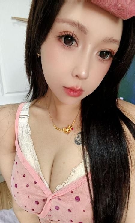 情趣闷骚大胸萌宝宝 1