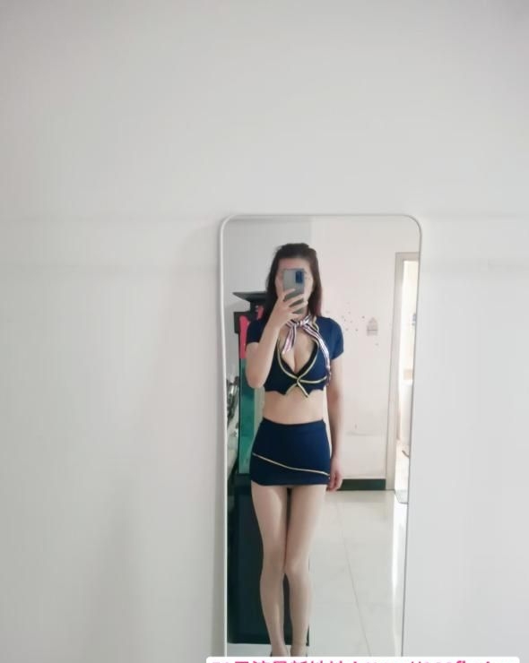 一线天制服诱惑 2