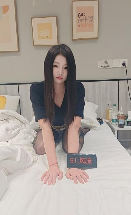 万家丽清纯嫩妹水多多 2