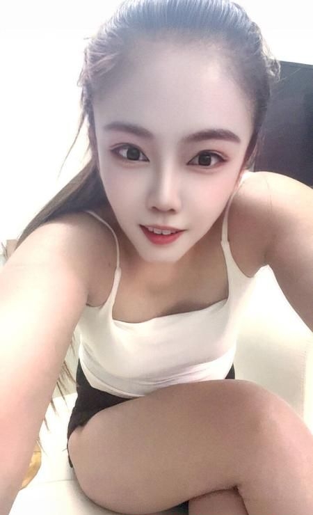 三通巨乳肥臀娜娜 2