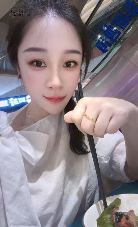 上城婷婷 1
