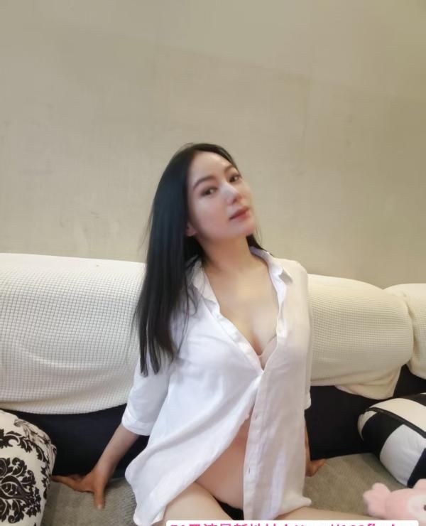 中一路骚妇小龙女 2