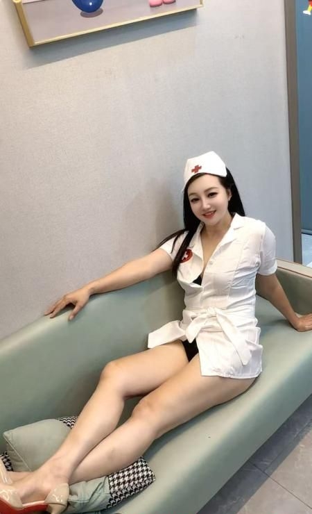 上城制服骚货饱饱 3