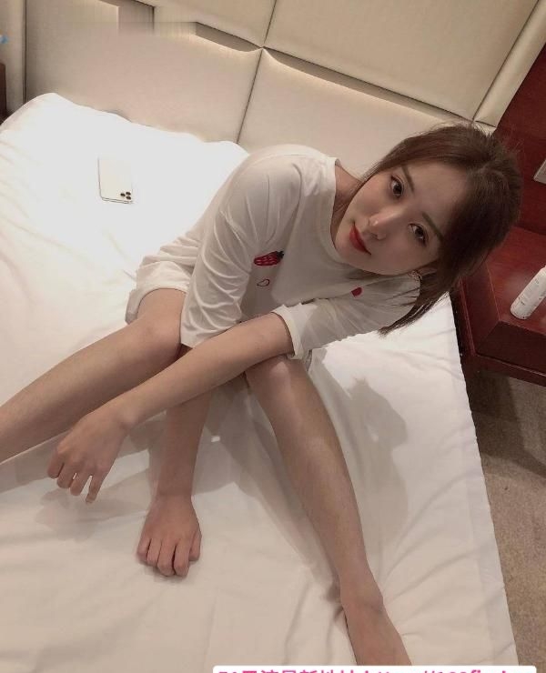 长腿细腰制服骚货 3