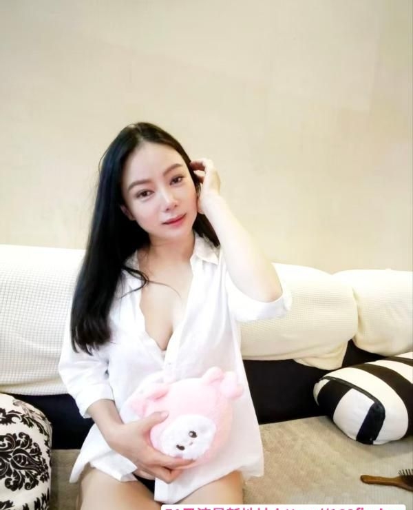 中一路骚妇小龙女 4