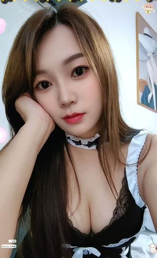 服务系舌吻少妇
