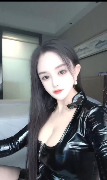 大胸御姐 1
