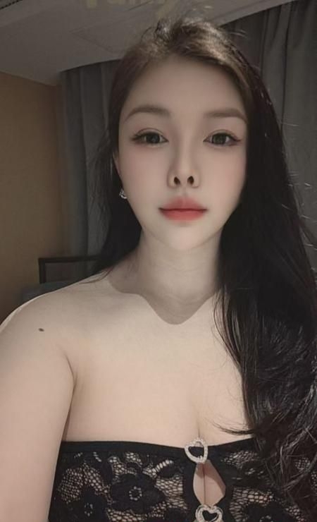 肥臀巨乳骚逼体验 1