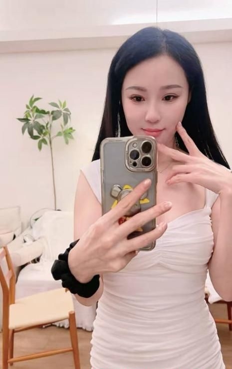 气质肤白貌美桃子 1