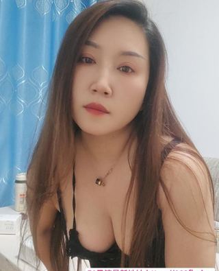 梅花园气质御姐
