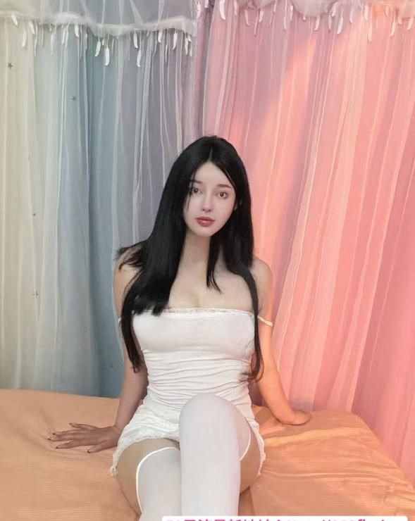 福田前凸后翘妹子 1