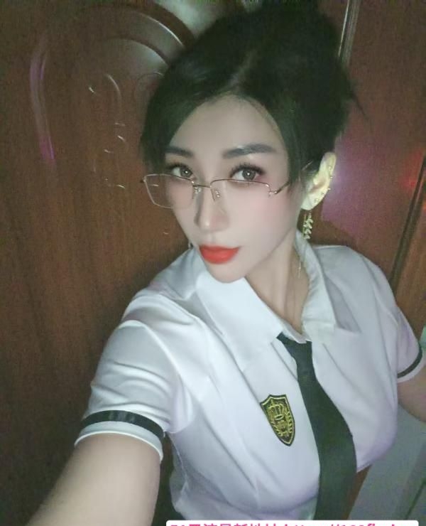 韵味淫妇花妹 1
