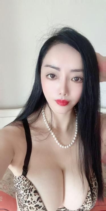 大奶肥臀御姐 1