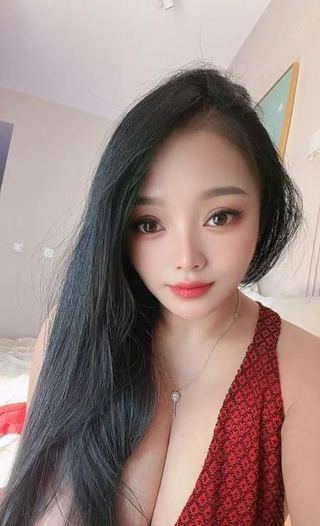 体验轮流上阵大胸妹