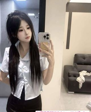 很嫩的精神小妹