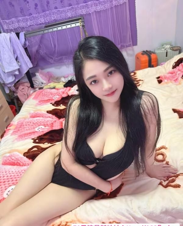 大奶肥臀夹夹乐璇璇 1
