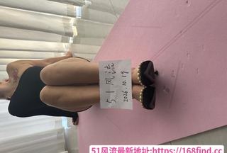 瑜伽服丝袜长腿熟妇