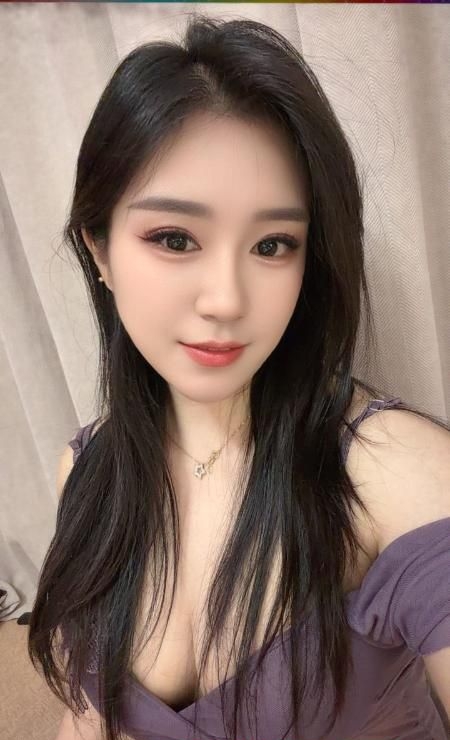 雨花舌吻大胸妹 1
