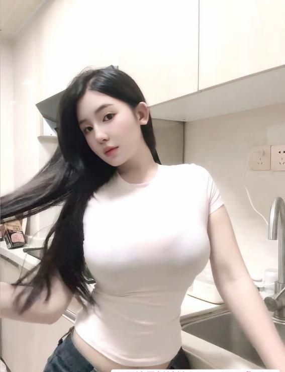 美乳翘臀娜娜 2