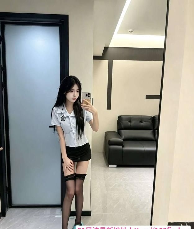 很嫩的精神小妹 3