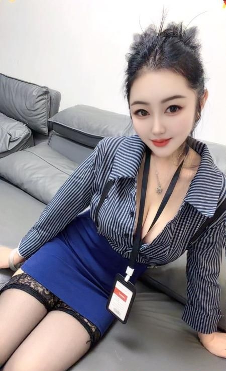 横塘丰乳肥臀可爱妹子 4