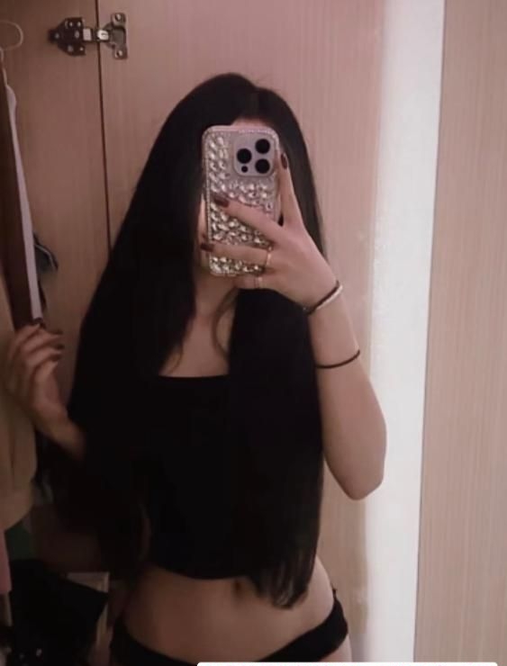 身材曼妙的原装美少女 4