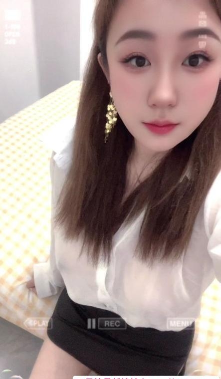 风骚型大奶少妇 1