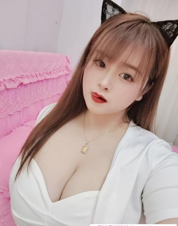罗湖丰满大胸妮子 1