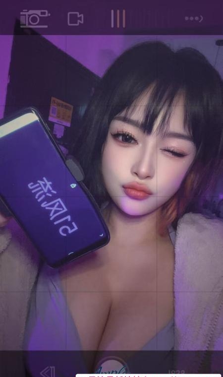 巨乳卡戴珊蔡蔡 1