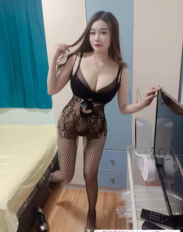 热辣丰满浴女 1
