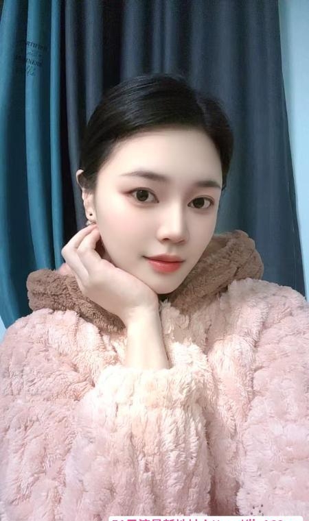 龙园肤白骚璐璐 1