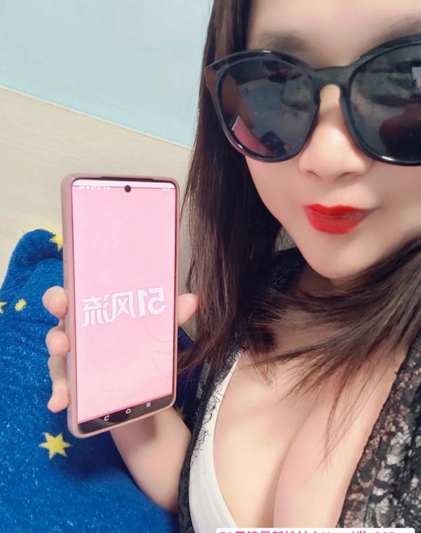 D胸肥臀熟女 1