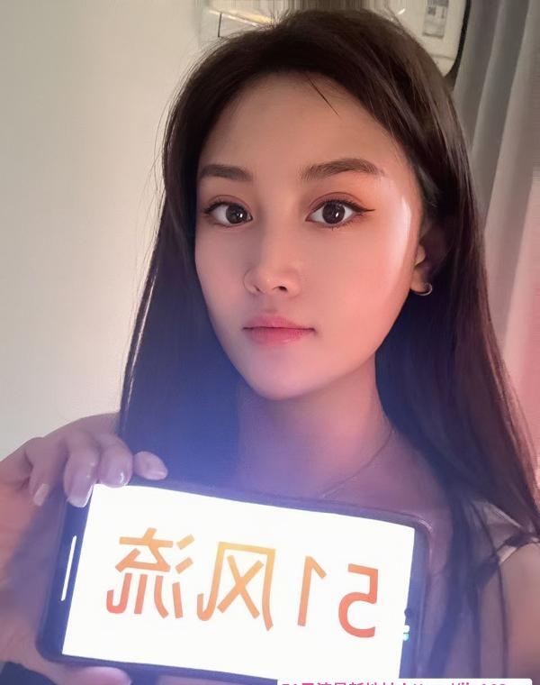 蜜桃臀艳舞少妇 1