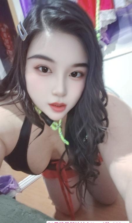 美乳骚妇玲玲 1