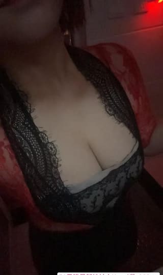 徐东大奶骚妹媚娘