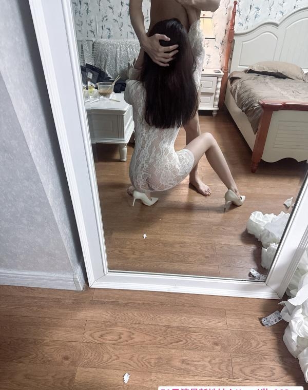 过年不休息大胸 1