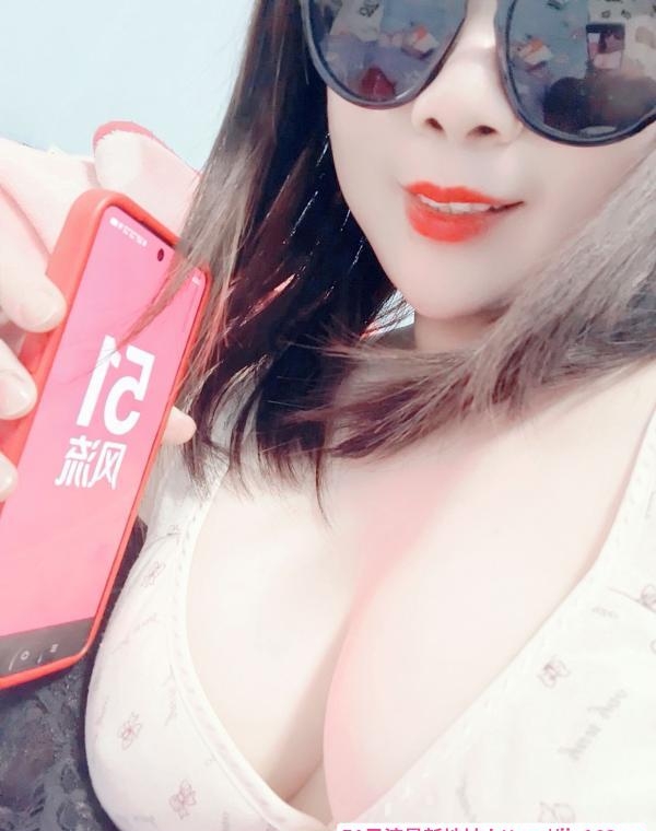 大胸性感小少妇 1