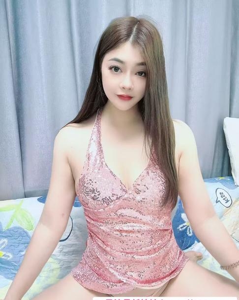 上城身材性感的莉娜 2
