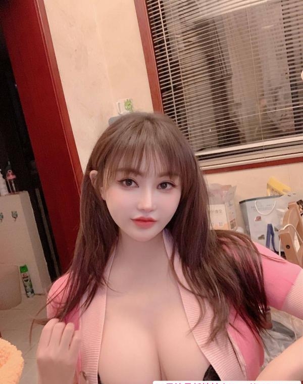 服务系巨乳骚煊煊 2